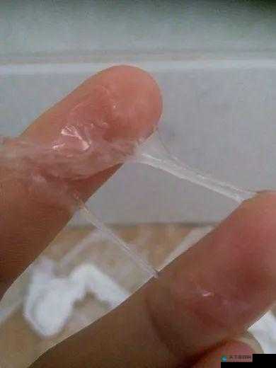 老师上课时流出白色液体的惊人一幕