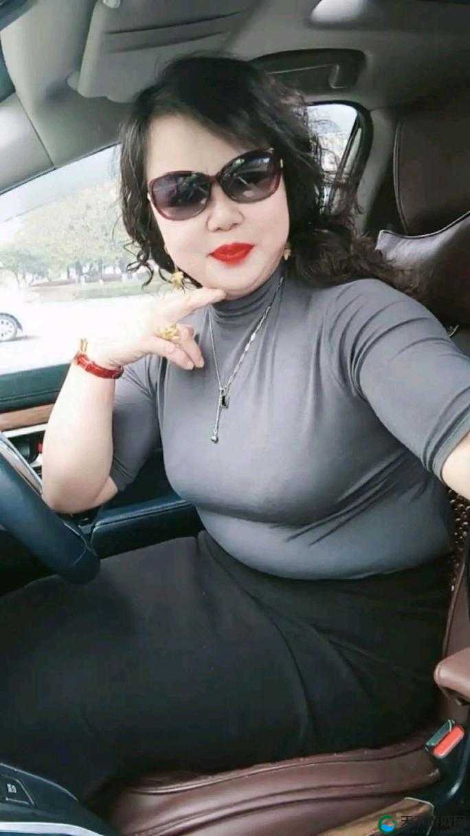 50 岁丰腴妖艳饥渴岳母的别样风情