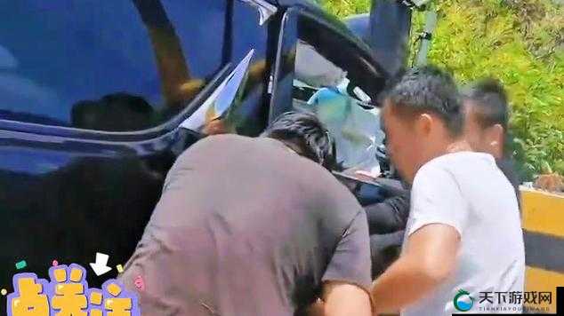 被压到落地玻璃窗前的紧急救援:生死一线间的奇迹