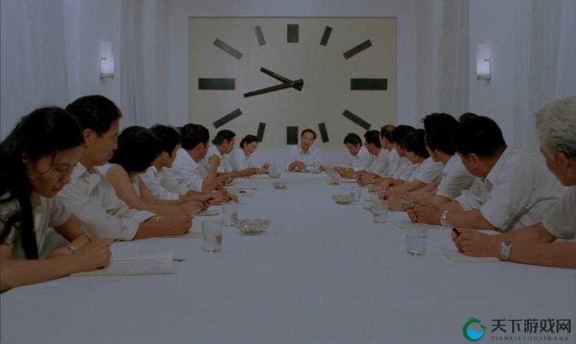 开会在桌子下反正他们看不见——隐秘的会议场景探讨