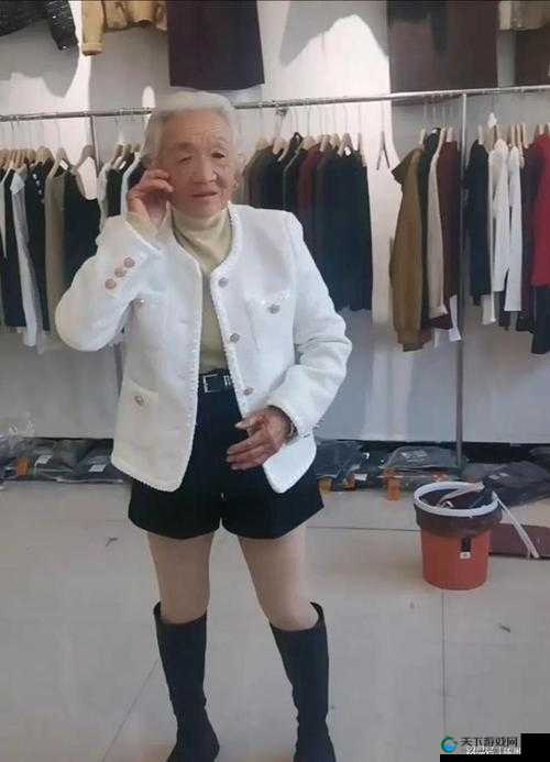 真实事件改编：老太婆与年轻人的荒唐事