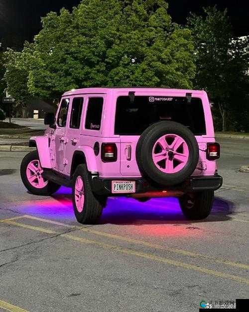 桃红色 jeep 官方主打进口：不止是一辆车，更是一种生活方式