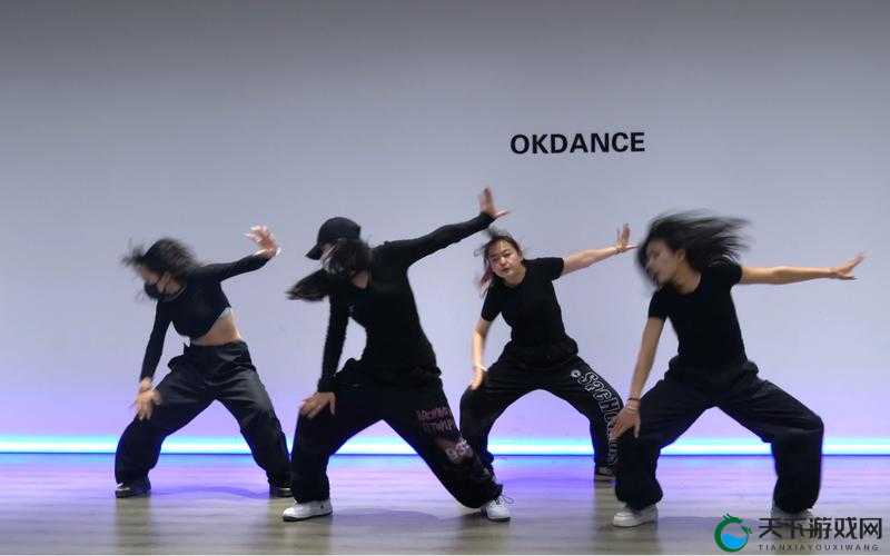 JAZZ 老师与 HIPHOP 老师共同探讨舞蹈教学的艺术与技巧