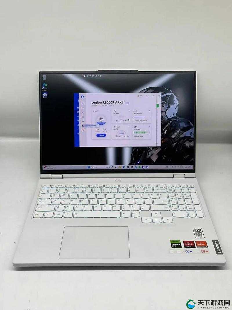拯救者 R9000X 冰魄白，轻薄游戏本新标杆