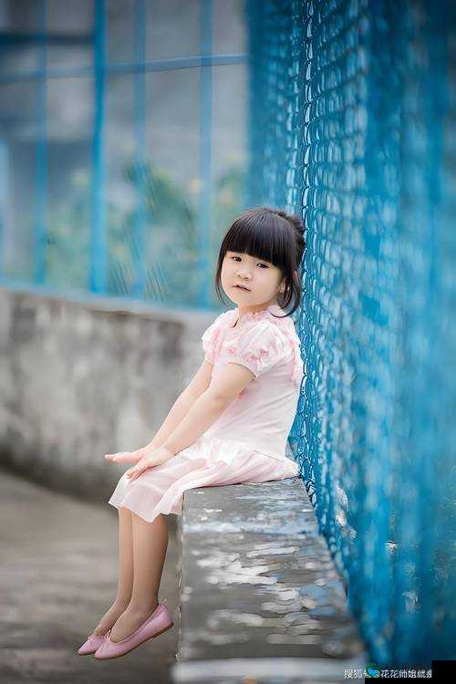 十二岁幼女打扑克：是儿童还是社会悲剧？