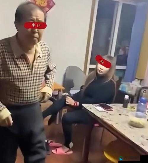 三个老头轮番换着对我进行不轨行为一晚