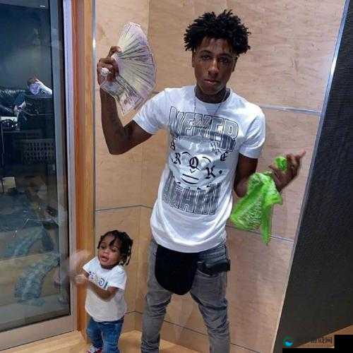 黑人幼年 RAPPER 的独特音乐天赋与成长之路