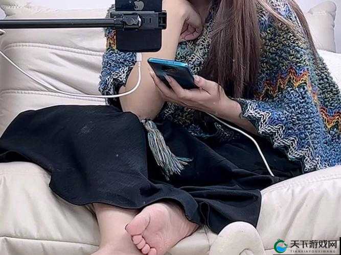 SSSWWW 女人初次:她的羞涩与期待