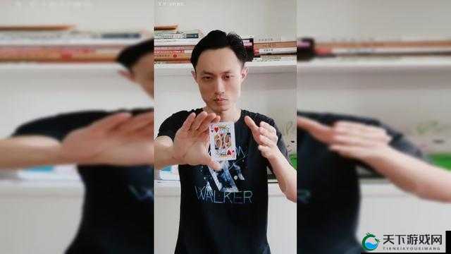 在车内疯狂打扑克:这样的行为究竟合适与否及带来的影响探讨