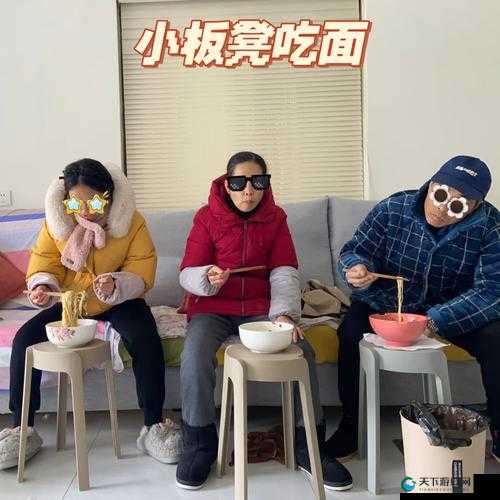 几个装修工人把我压在茶几下，动弹不得，命悬一线