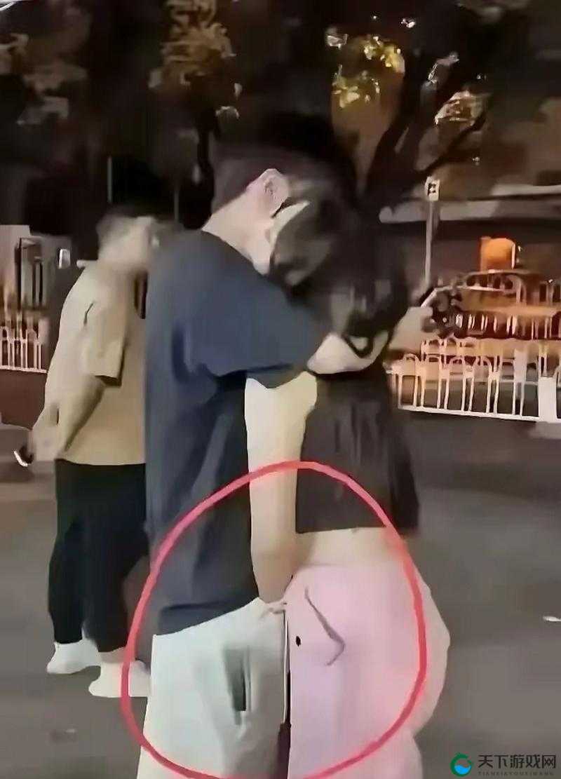 震惊女人竟当街做出这种事