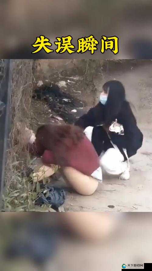 洗澡时的意外之举:我和表妹的尴尬瞬间