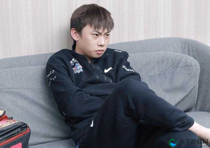 英雄联盟LNG上单阿乐，从50块上单到JDG新星的传奇之路