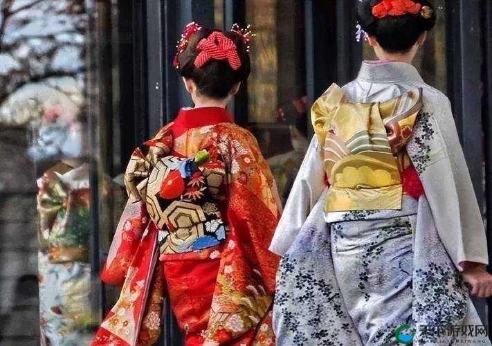 娇小汇编自由日本妞：揭秘日本成年人文化背后的秘密