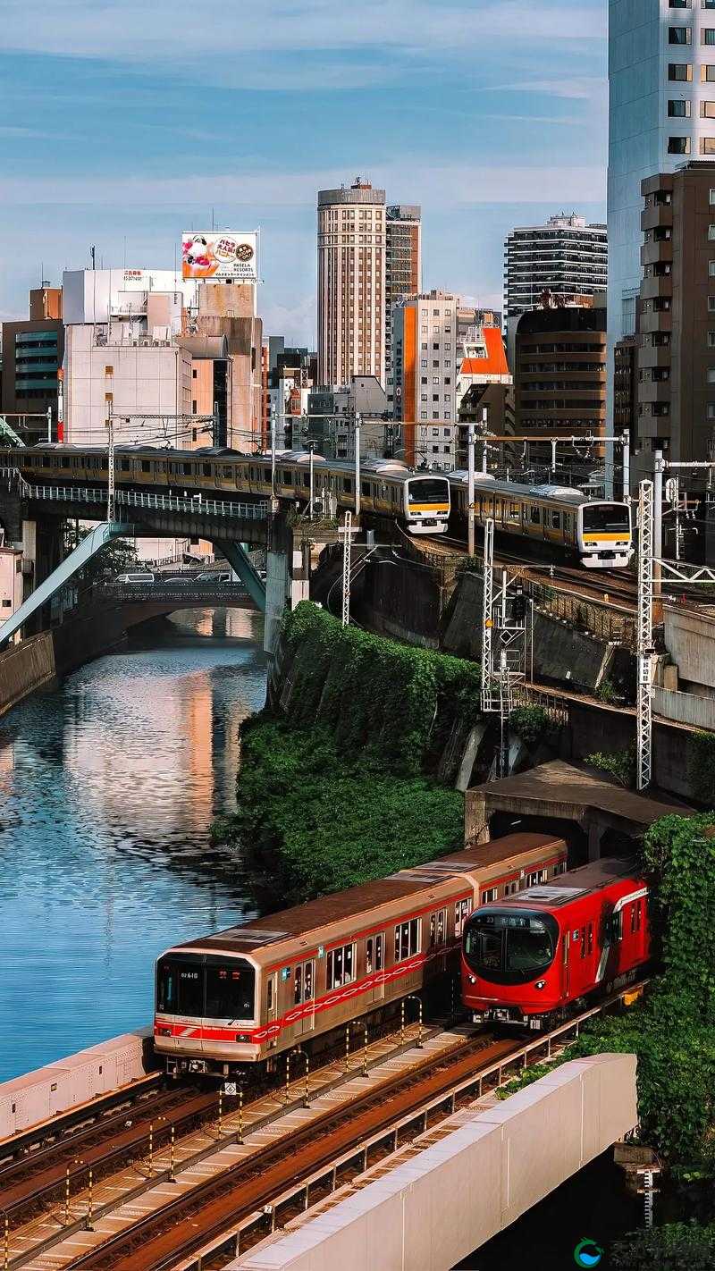 痴汉电车人妻奶水暴涨先锋：刺激的电车之旅