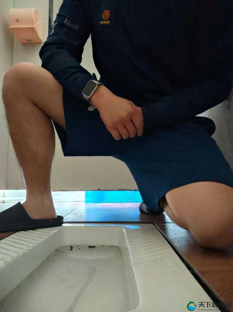 体育生爽撸超大又粗鸡 巴的激情瞬间