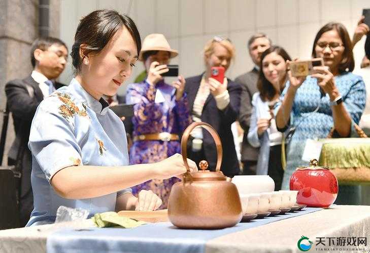 白虎美穴茶艺老师：独特茶艺演绎与文化传承