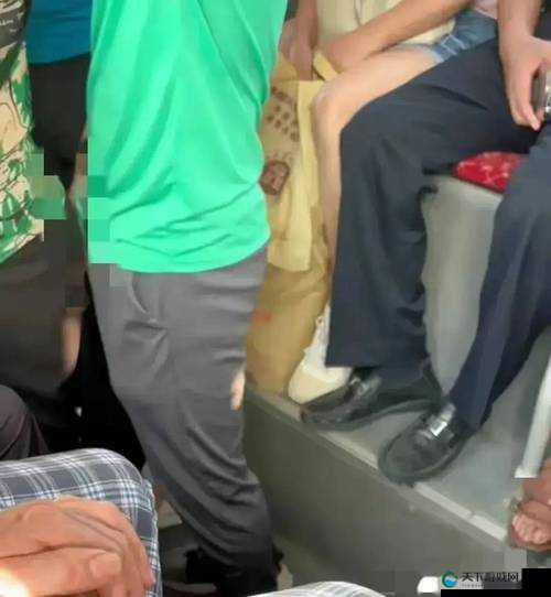 女子公交车上被强奸，这个社会怎么了？