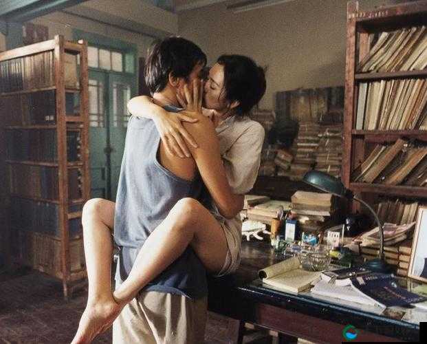 白洁赵敏张倩一起去探索神秘的未知世界