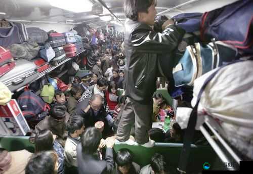 电车痴汉之吉泽明步的神秘之旅：在拥挤的车厢中