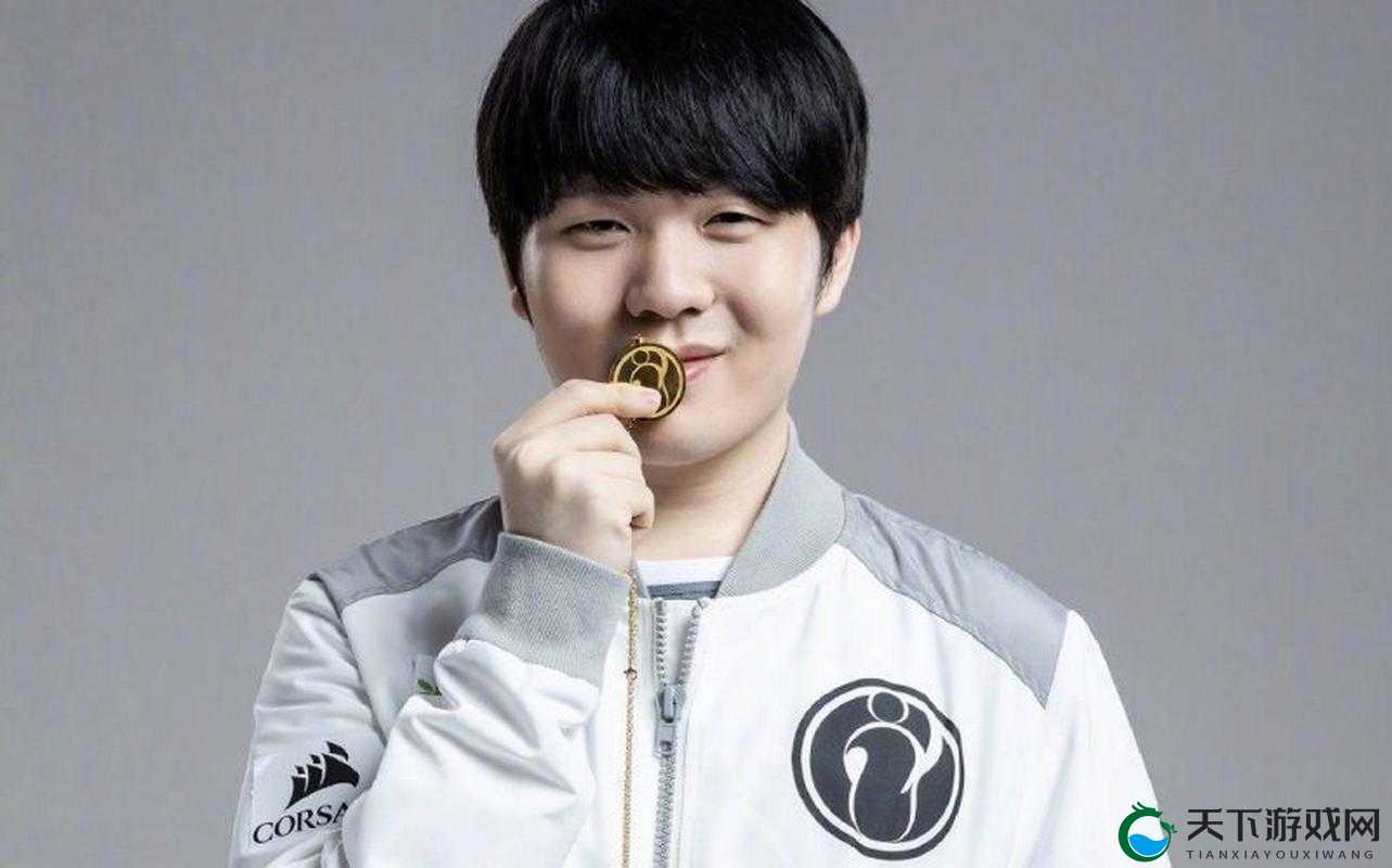 Rookie 是一位非常优秀的电竞选手