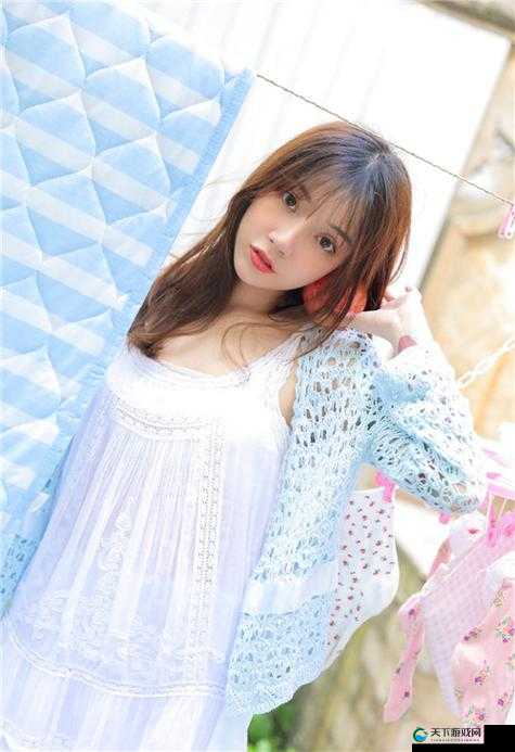 14MAY18_XXXXXL56ENDIAN 日本:探索成年人影视背后的故事