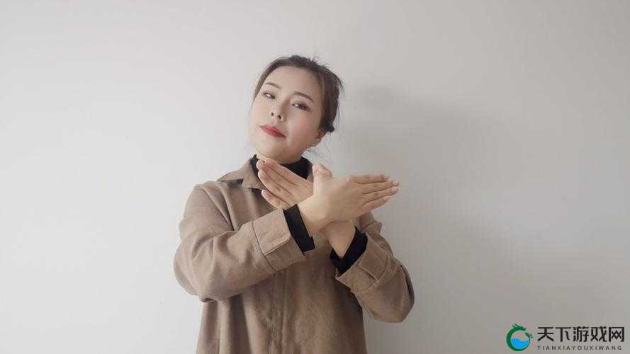 以扣那里的手势图为中心:独特手势引发的别样思考
