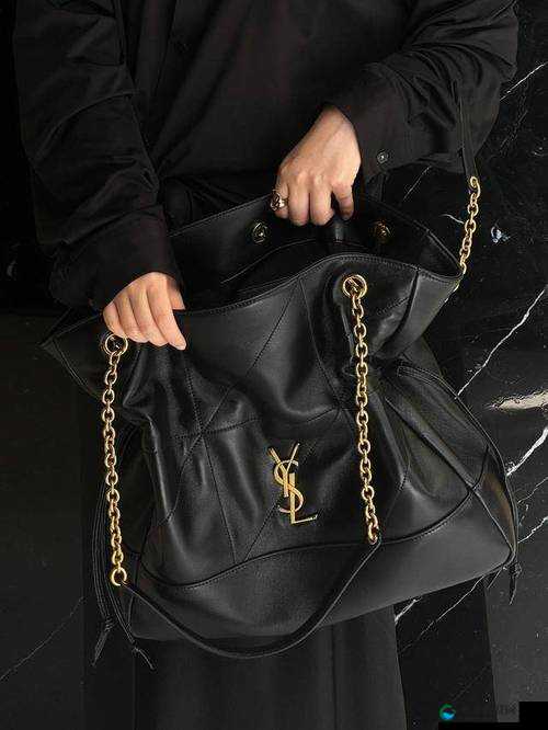 YSL 蜜桃色 774 经典系列:展现迷人魅力的时尚之选