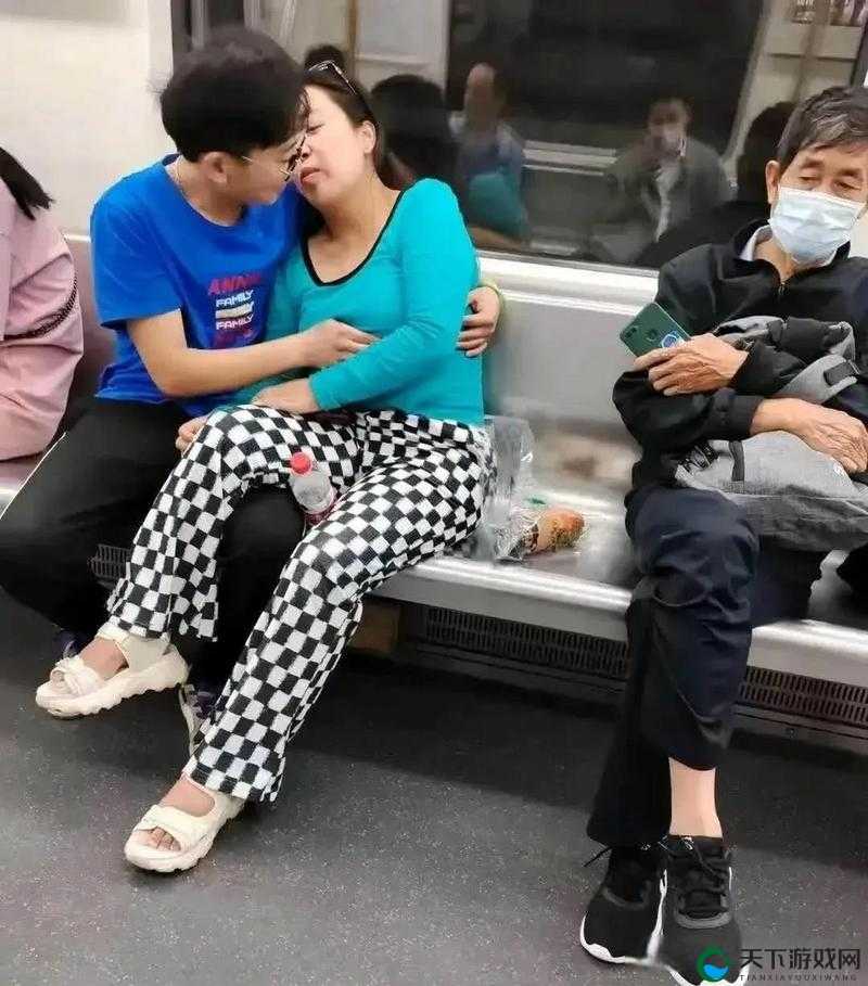 爽肉亲伦:感受亲情与肉欲交织的奇妙体验