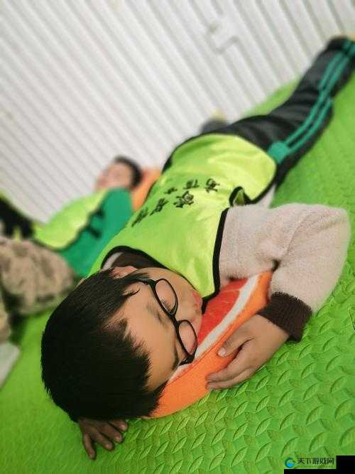 半夜装睡配合十六岁孩子的奇妙互动