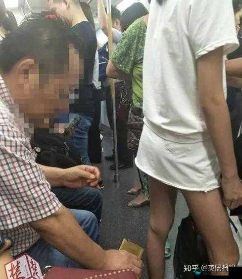 好湿好紧太爽了：公交车上的私密激情