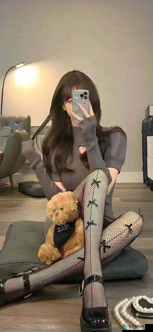 香艳职场极品销售客服上班：职场风云与极致诱惑的交织