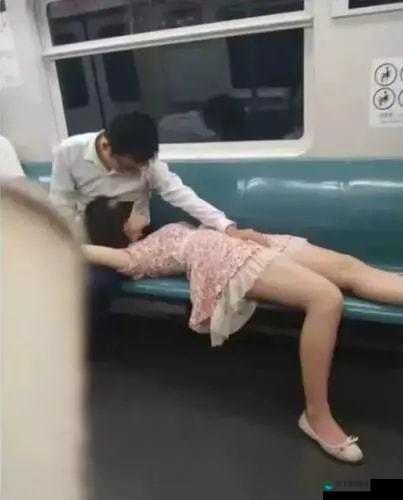 被黑人猛烈扒开双腿挺进夏科骨科的震撼场景