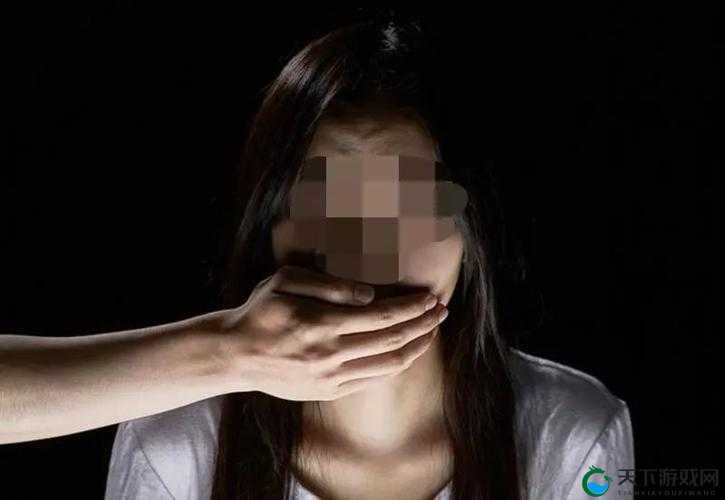 开火车女孩哭的撕心裂肺：背后的心酸与无奈谁能懂
