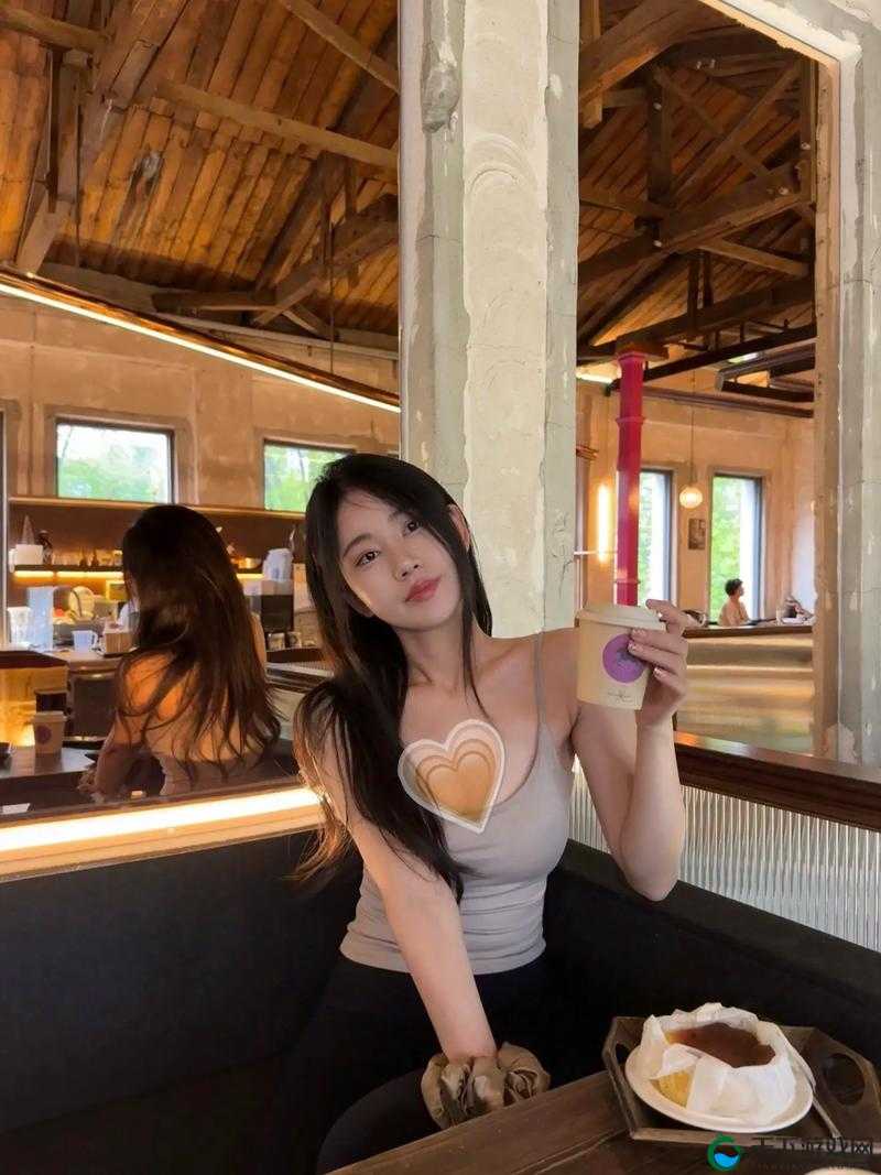 十八岁大陆女 RAPPER 以热情欢迎你