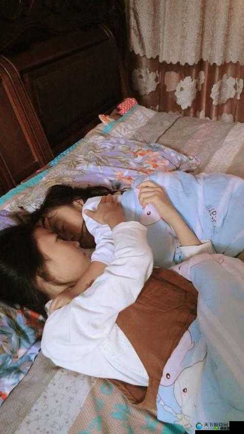 姐姐，你吃困吧，弟弟喂你