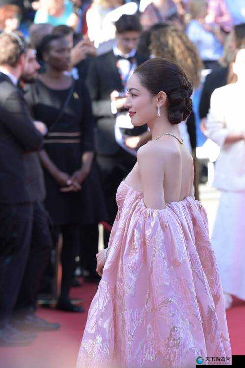 亚洲女神北岛玲 av 作品精选:浪漫爱情故事与激情场景交织