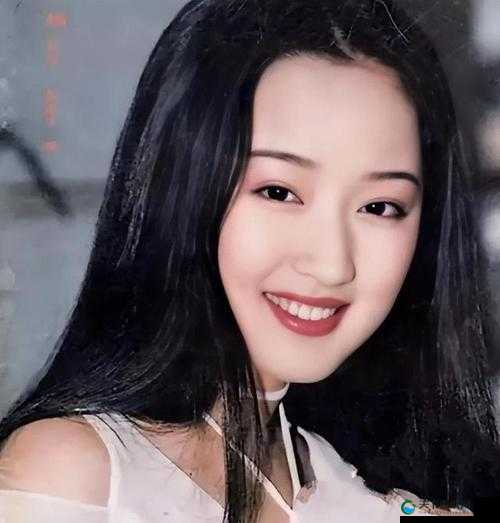 杨钰莹大战三个黑人：惊险对决背后的真相与情感纠葛揭秘