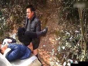 BGM 是什么?BGM 老头野外漫步背后有何深意?一起来探究