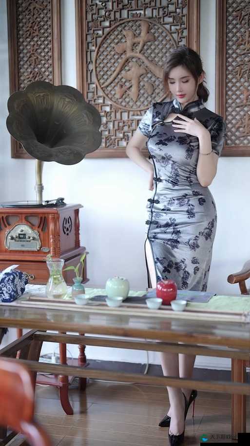 周妍希旗袍视频惊艳亮相，传统与现代的完美融合展现东方美学魅力
