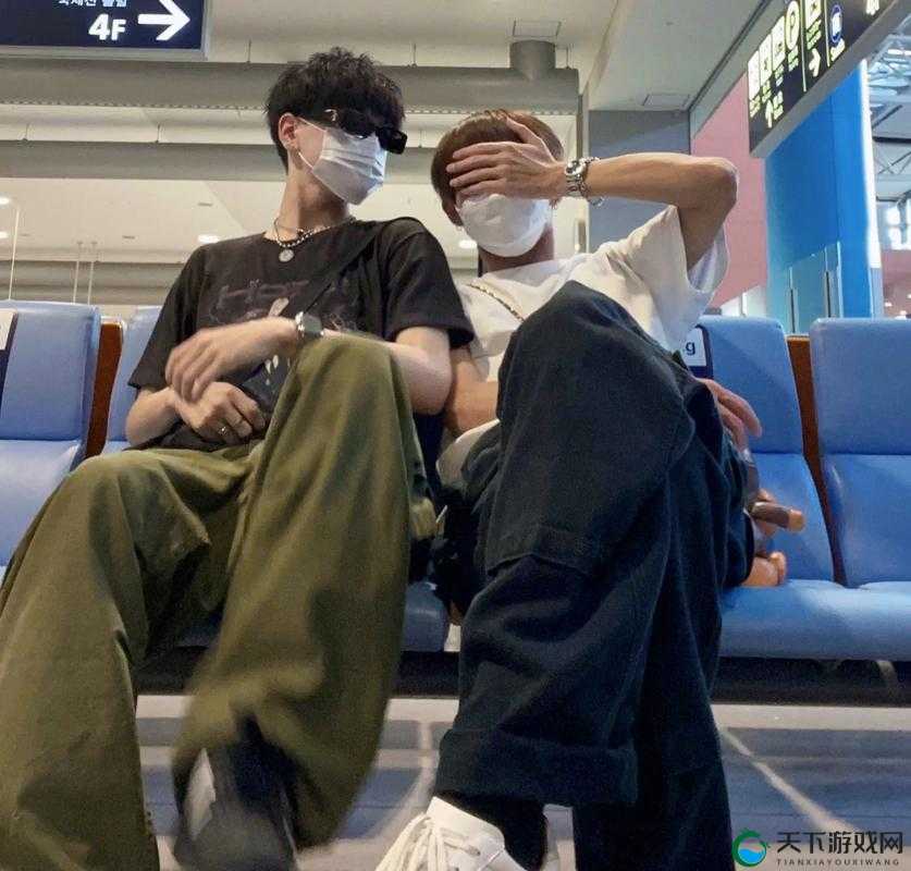 两个男生恋爱vlog：甜蜜日常大公开，网友直呼太甜了真实记录他们的爱情故事