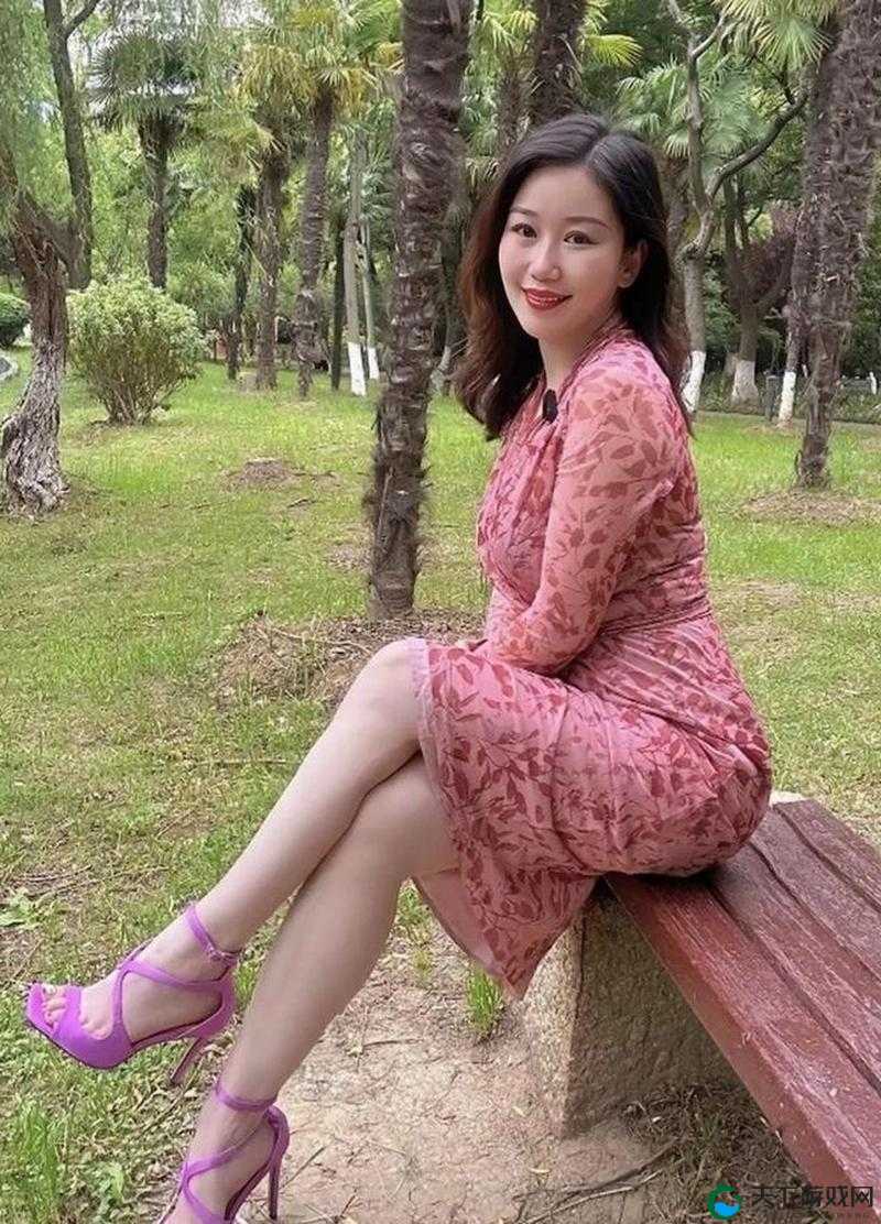 成熟韵味的丰满女性：老熟女 300 部 BBW 中的风情万种
