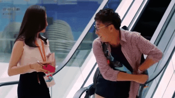 小保安的桃花运：平凡岗位上的不平凡爱情故事，看看他是如何赢得真心的