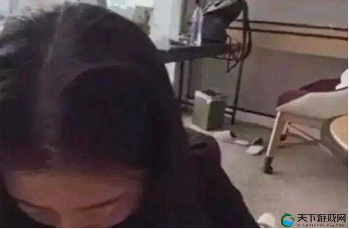 张津瑜喷水视频拍摄地点揭秘:网友热议背后的真实场景与详细解析