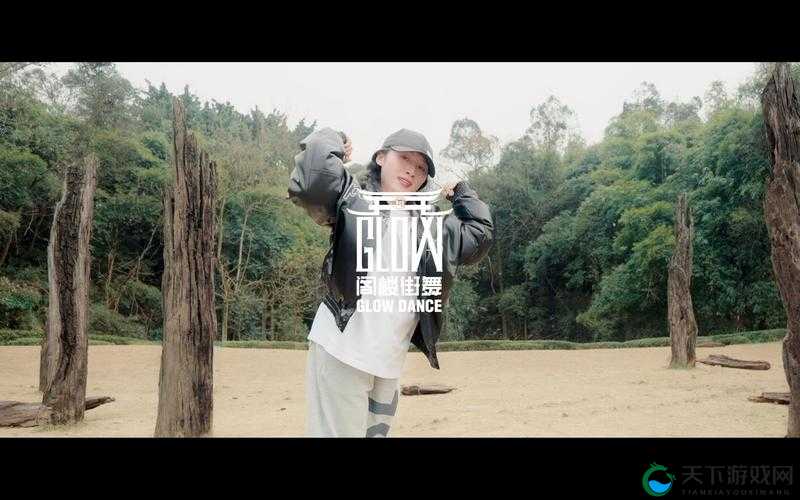 张筷雨水上阁楼MV 视频大全：梦幻水乡与绝美爱情的交织