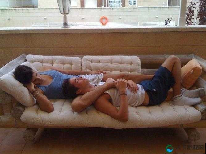 亚洲同性老头XXXXXX老人oldman,他们有着怎样不为人知的故事?快来一探究竟