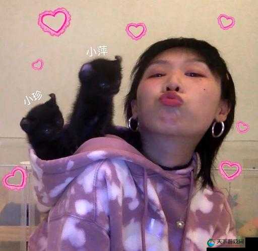 如何看待小芳和大勇的关系？阿珍对此有何看法？