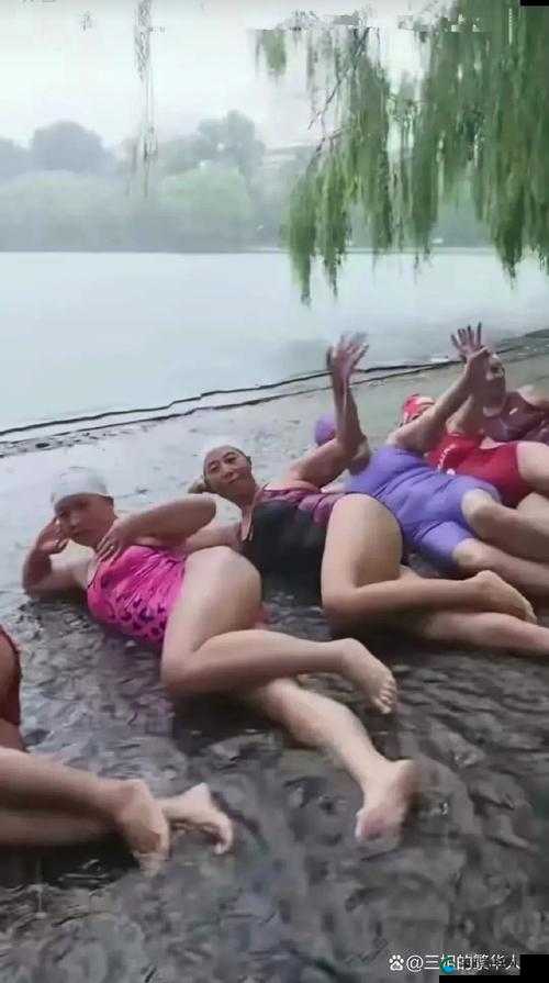 特肥婆BBW猛潮喷水HD：震撼视觉体验，带你领略不一样的激情瞬间