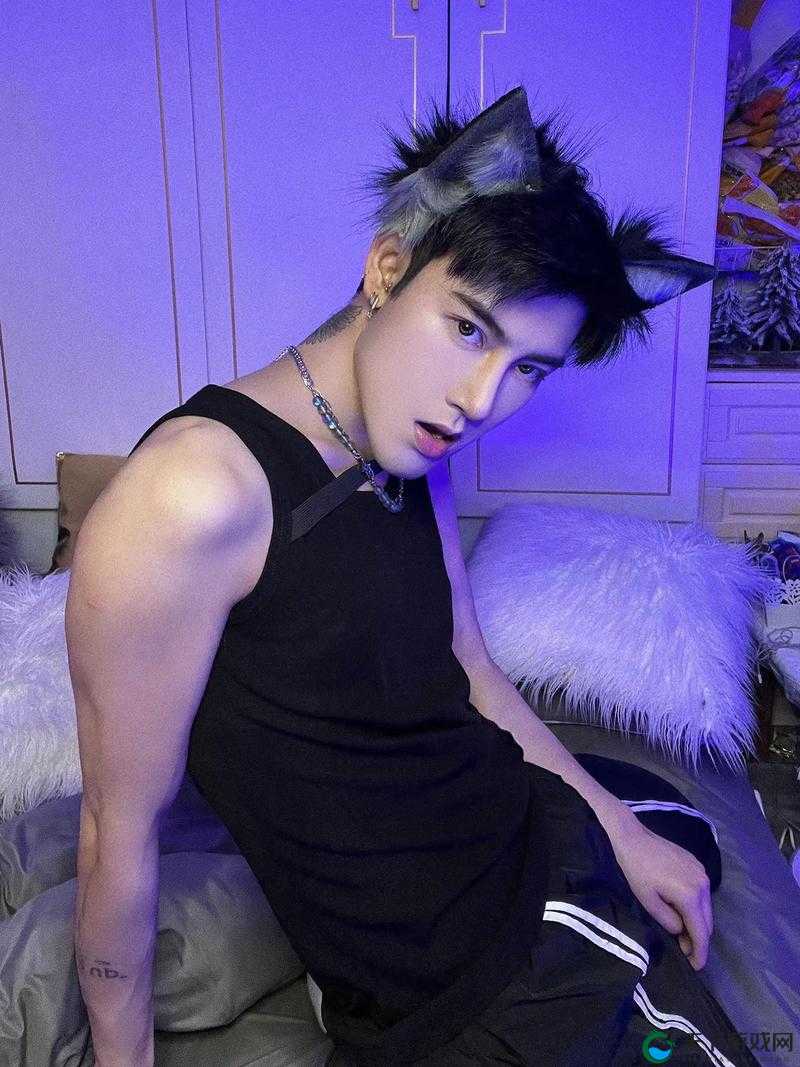 外表禁欲内心重欲的男主：他的隐秘欲望与深情纠葛