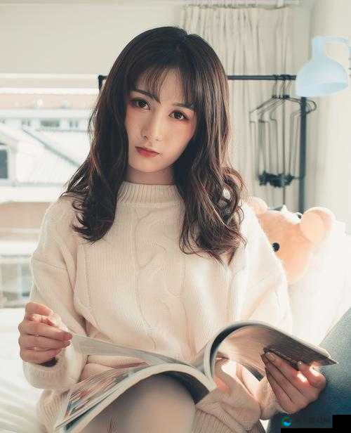 美女脱个精光让男人痛：揭秘背后情感纠葛与心理冲击的深层原因